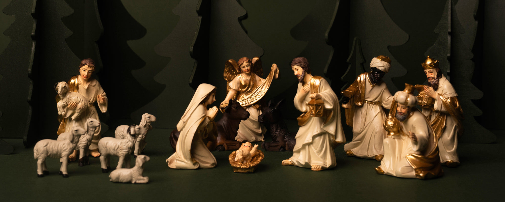 How to Arrange a Nativity Scene | Savelli Religious