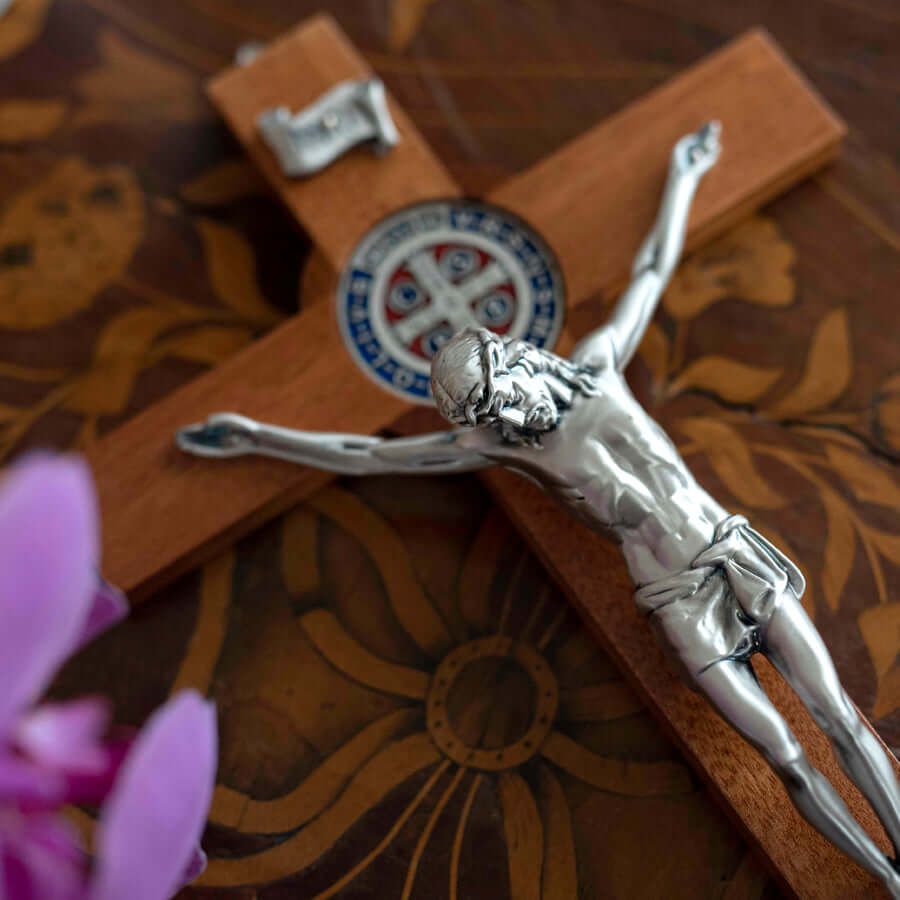 St Benedict Wall Crucifix In Wood | Savelli Religious