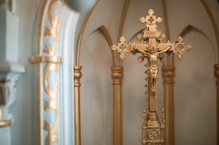 4 reasons why it is important to have a Crucifix in your home