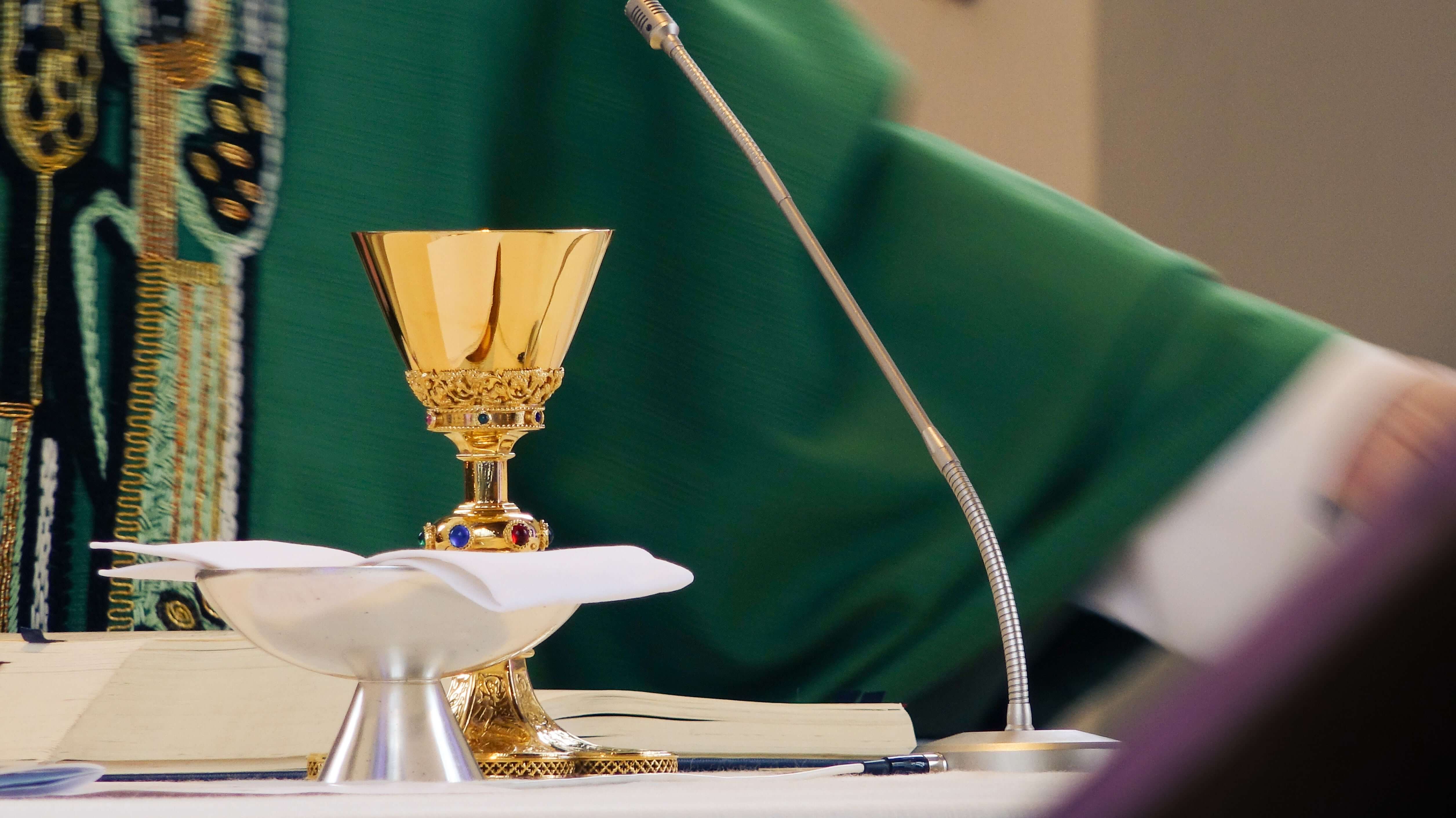 Quali sono i 7 Sacramenti? La guida completa | Savelli Religious