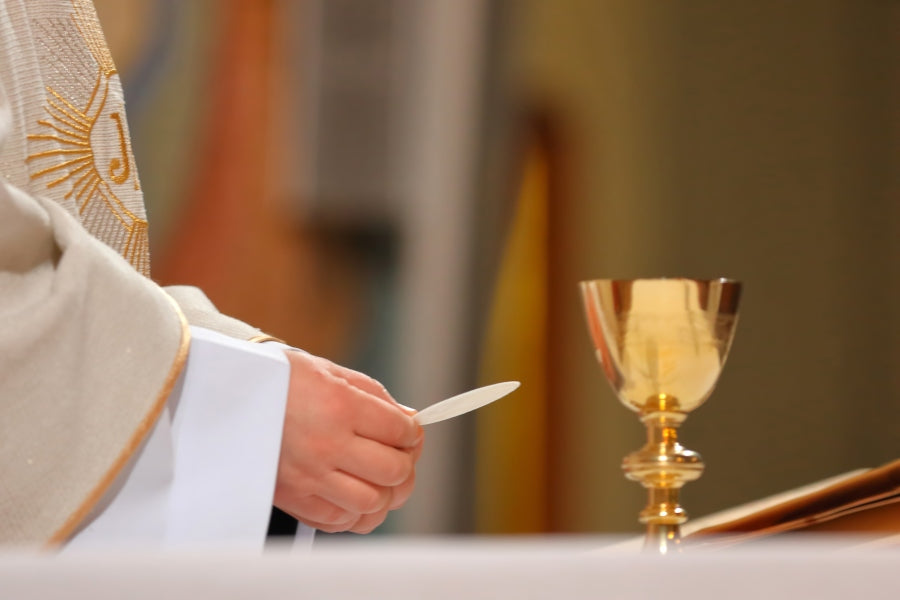 5 Effects of the First Holy Communion | Savelli Religious