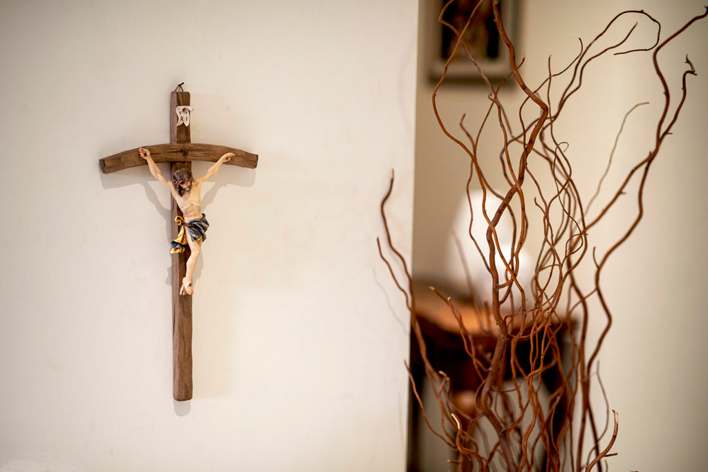Why is Jesus on the cross such an important symbol for Catholics? -   Blog