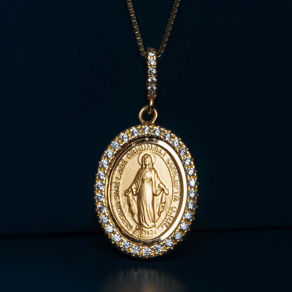 Miraculous Medal in 18k Gold With Zirconia