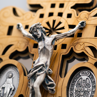 pardon standing crucifix in wood