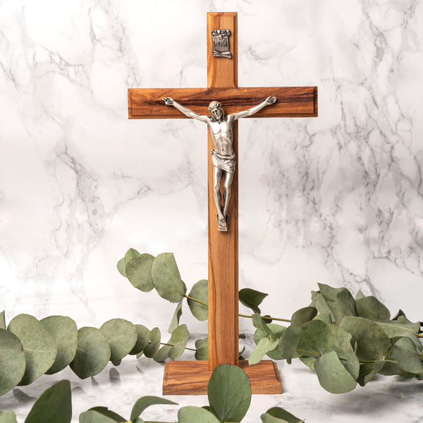 Classic standing crucifix in olive wood and metal