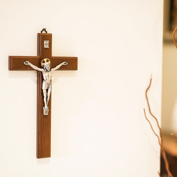 Classic wall crucifix wood and metal